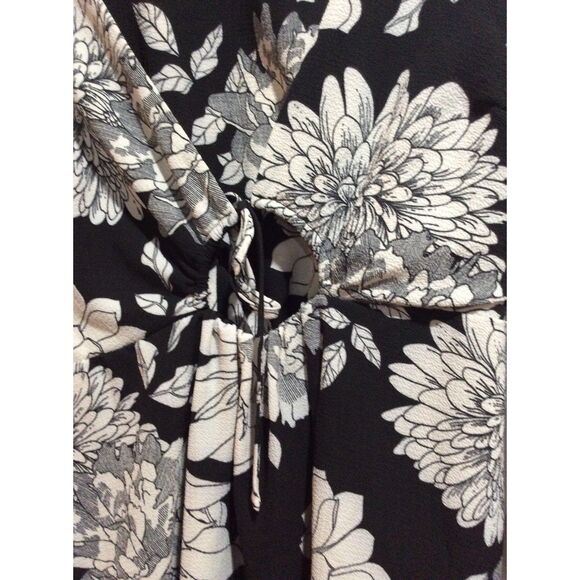 Lulus Steal the Show Black and White Floral Print Cold-Shoulder Dress Medium M - Picture 10 of 11